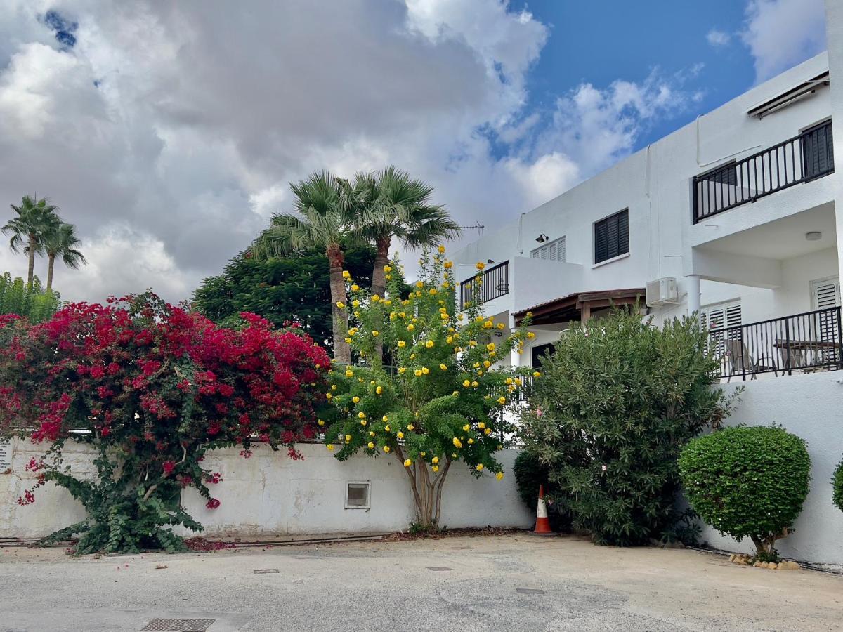 Taniandres Apartments Paralimni Exteriér fotografie
